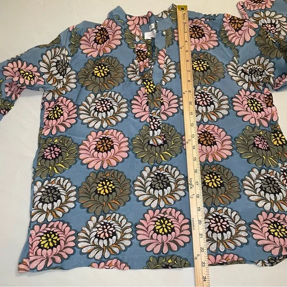 Ann Taylor Women's Top, size S, Split‎ Neck, Blue Floral, Softened Collection - Picture 13 of 14